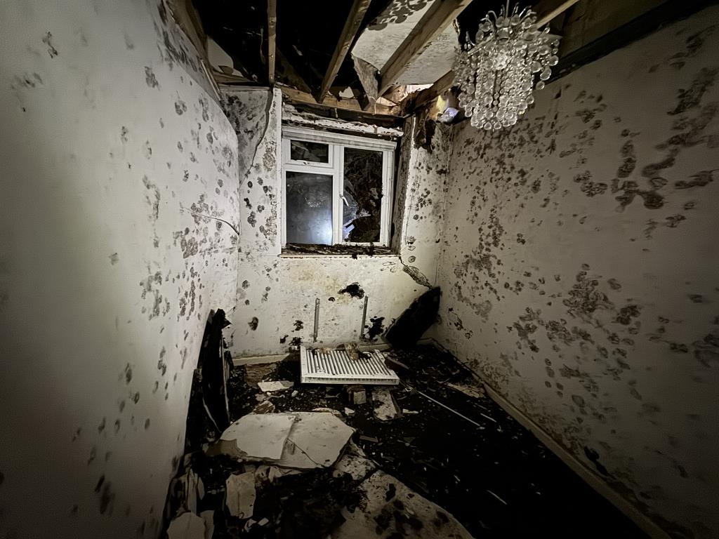Lot: 40 - PROPERTY FOR RECONSTRUCTION - View of bedroom three